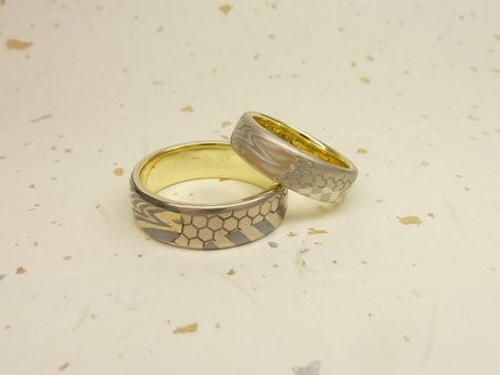 http://www.mokumeganeya.com/blog/customer/110925%EF%BC%BF%E5%AF%84%E9%87%91%E7%B4%B0%E5%B7%A5%E3%81%AE%E7%B5%90%E5%A9%9A%E6%8C%87%E8%BC%AA%EF%BC%BF%E7%A5%9E%E6%88%B8%E5%BA%97002%E2%91%A2.jpg