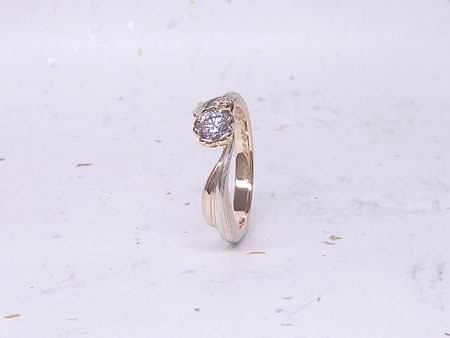 http://www.mokumeganeya.com/blog/customer/14040703%E6%9C%A8%E7%9B%AE%E9%87%91%E3%81%AE%E5%A9%9A%E7%B4%84%E6%8C%87%E8%BC%AA%EF%BC%BFC002.JPG