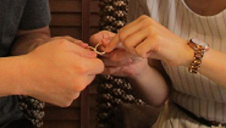 http://www.mokumeganeya.com/blog/customer/17091003%E6%9C%A8%E7%9B%AE%E9%87%91%E3%81%AE%E7%B5%90%E5%A9%9A%E6%8C%87%E8%BC%AA%EF%BC%BF%EF%BC%AA002.JPG