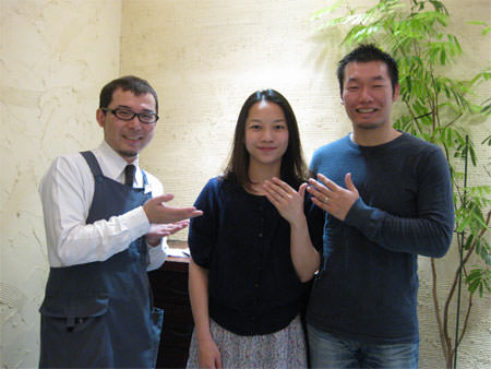 http://www.mokumeganeya.com/blog/customer/assets_c/2011/05/杢目金屋のお客様①①-thumb-450x338-4685.jpg