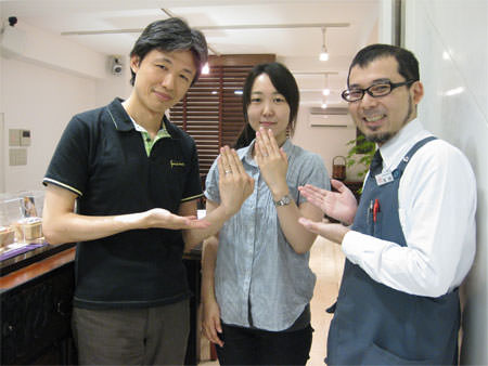 http://www.mokumeganeya.com/blog/customer/assets_c/2011/07/110721杢目金屋のお客様①-thumb-450x338-7884.jpg