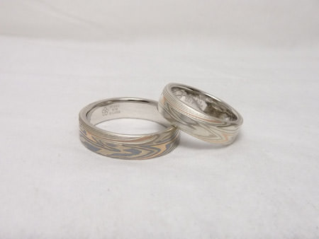 http://www.mokumeganeya.com/blog/customer/assets_c/2011/09/110919木目金の結婚指輪_-thumb-450x338-10587-thumb-450x338-10588.jpg