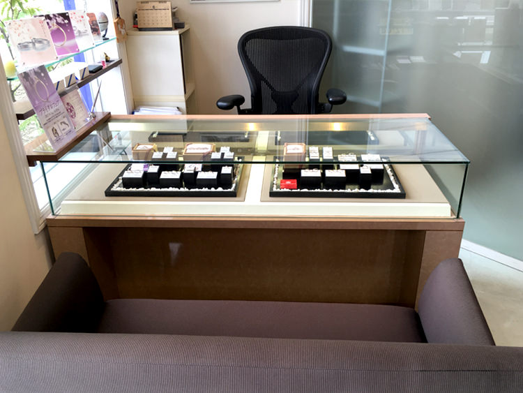 �x�R�̌����w�֐��X�@Jewelry boutique AOBA
