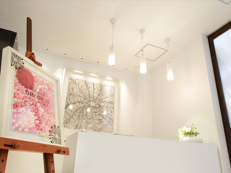 �V���@BROOCH
