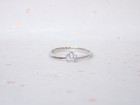 18091901さくらダイヤモンドの婚約指輪_Q002.JPG