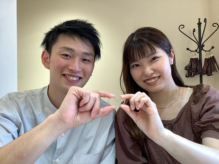 完成品を手につけたとき、自分たちでわかちあったリングを身に