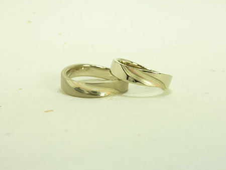 10122304グリ彫りの結婚指輪＿名古屋店002.jpg