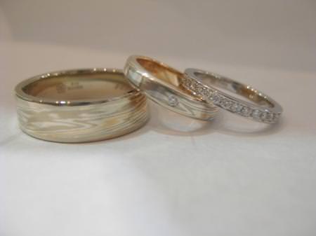 13071401プラチナの婚約指輪と木目金の結婚指輪N＿001.JPG