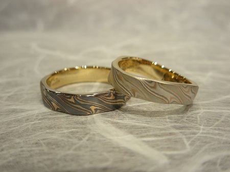 14112501グリ彫りの結婚指輪＿Ａ001.JPG