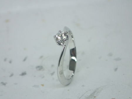 15030105プラチナの婚約指輪＿Z002.JPG