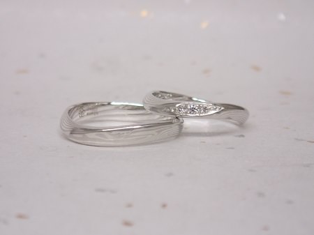 16081102杢目金の結婚指輪＿G004.JPG