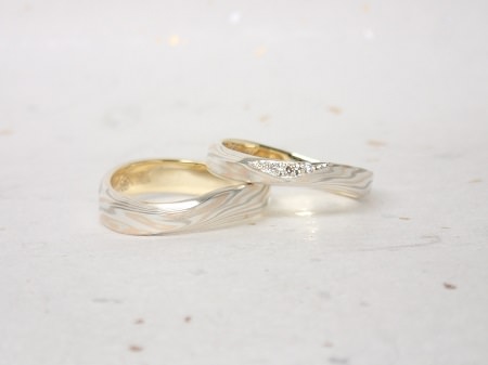 16040901杢目金屋の婚約指輪と結婚指輪N004.JPG