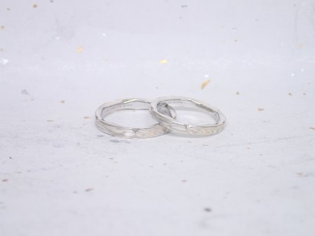 17082601杢目金の結婚指輪＿C004.JPG