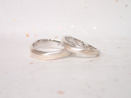 18081701杢目金の結婚指輪＿Q004.JPG