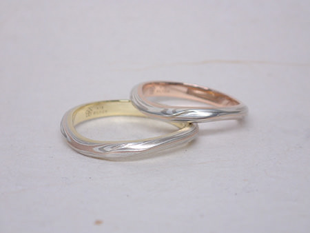 14102306プラチナの婚約指輪と木目金の結婚指輪N＿002.JPG