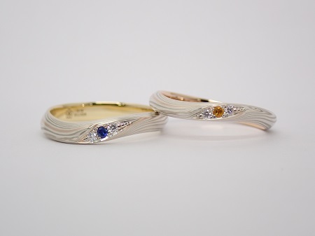 お互いの誕生石が輝く、唯一無二のご結婚指輪 | 結婚指輪