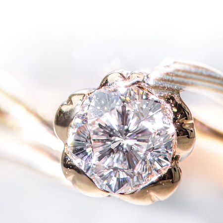 メインのダイヤモンド♡さくらダイヤモンドのご紹介✿ | 結婚指輪 