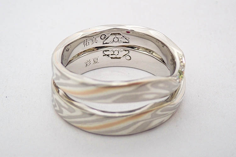 結婚指輪の内側にいれるオリジナルの刻印