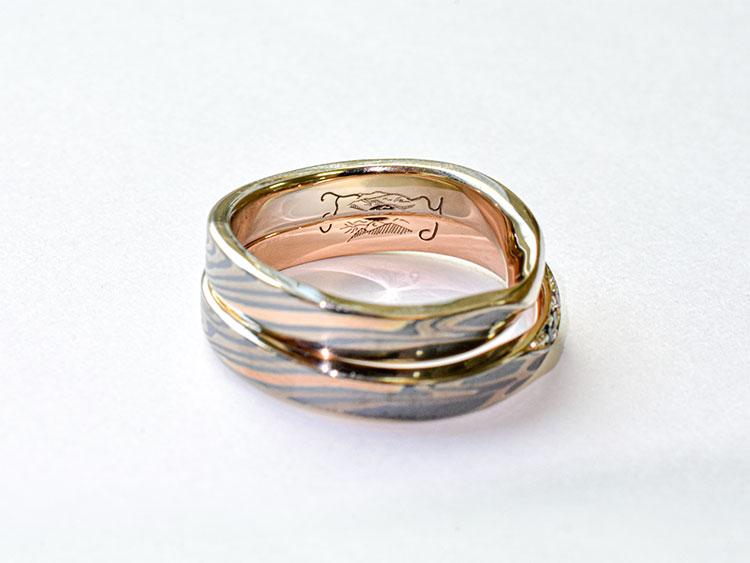 結婚指輪の内側にいれる蔵王のお釜の刻印