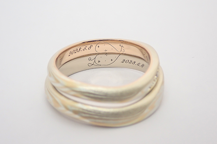 結婚指輪の内側にいれるハートの中に雪のイラストの刻印