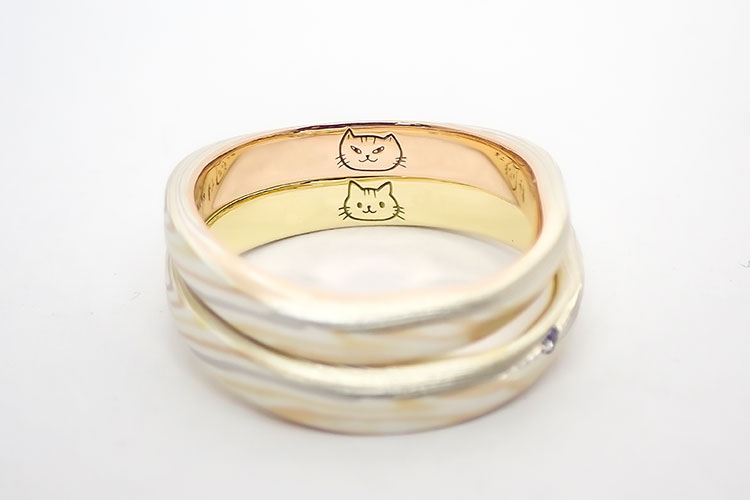 結婚指輪の内側にいれる猫の刻印