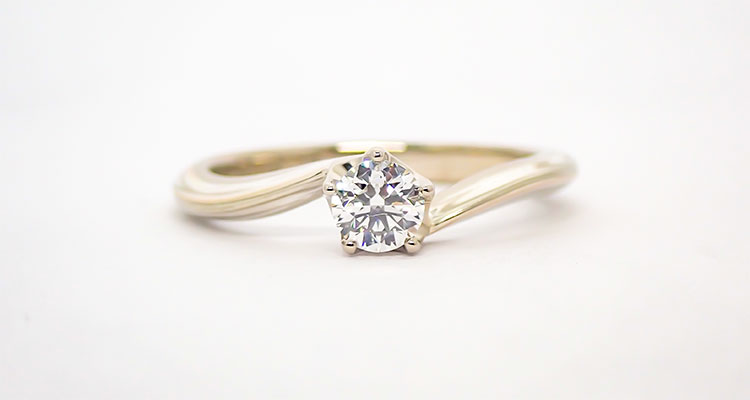 婚約指輪・結婚指輪おすすめ人気デザインランキング　杢目金屋の婚約指輪の人気デザインランキング2位　月桜　お客さま事例