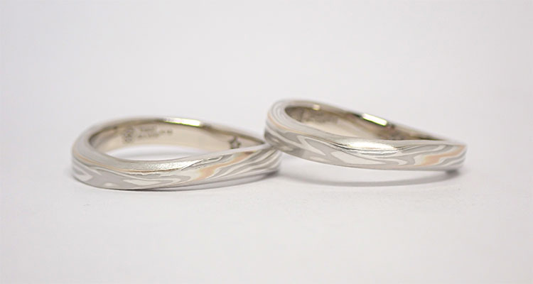 婚約指輪・結婚指輪おすすめ人気デザインランキング　杢目金屋の結婚指輪の人気デザインランキング1位　紅ひとすじ　お客さま事例