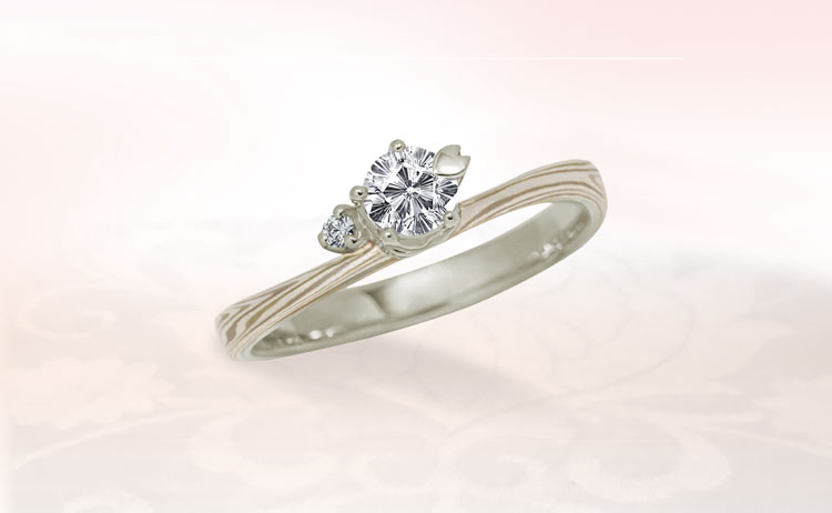 ホワイトゴールドで作る婚約指輪(エンゲージリング)　ホワイトゴールド×シルバーの婚約指輪