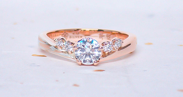 ピンクゴールドで作る婚約指輪(エンゲージリング)　ピンクゴールド×シルバーの婚約指輪
