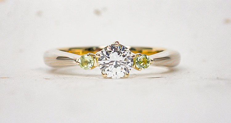 イエローゴールドで作る婚約指輪(エンゲージリング)　ピンクゴールド×シルバー　内リング素材:イエローゴールド婚約指輪