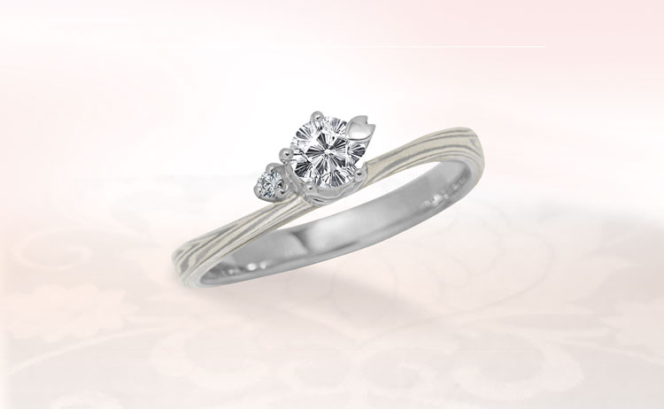 プラチナで作る婚約指輪(エンゲージリング)　プラチナ×グリーンゴールド×シルバーの婚約指輪