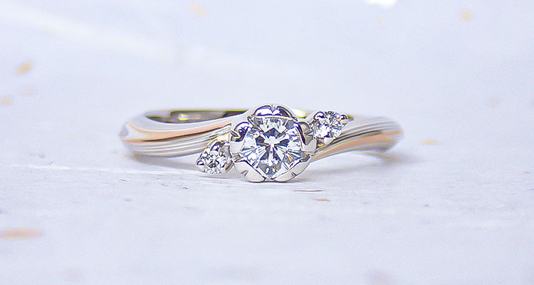 ピンクゴールドで作る婚約指輪(エンゲージリング)　プラチナ×ピンクゴールドひとすじ×シルバーの婚約指輪