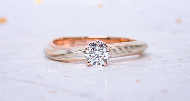 ピンクゴールドで作る婚約指輪(エンゲージリング)　ホワイトゴールド×ピンクゴールド×グリーンゴールド×シルバーの婚約指輪