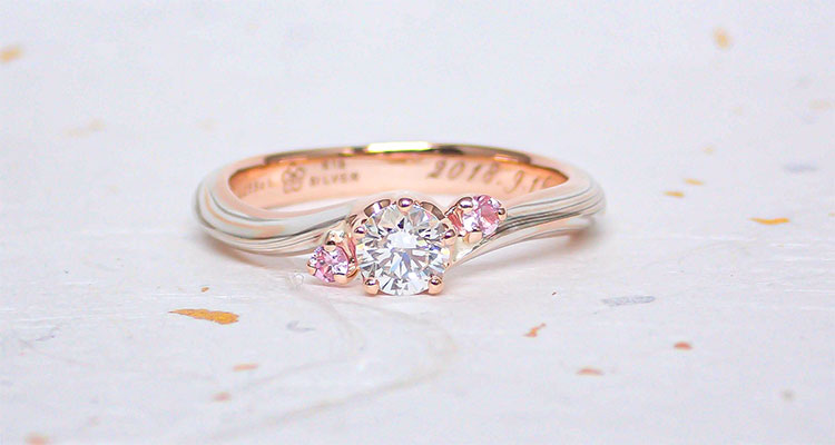 ホワイトゴールドで作る婚約指輪(エンゲージリング)　ホワイトゴールド×ピンクゴールド×シルバーの婚約指輪