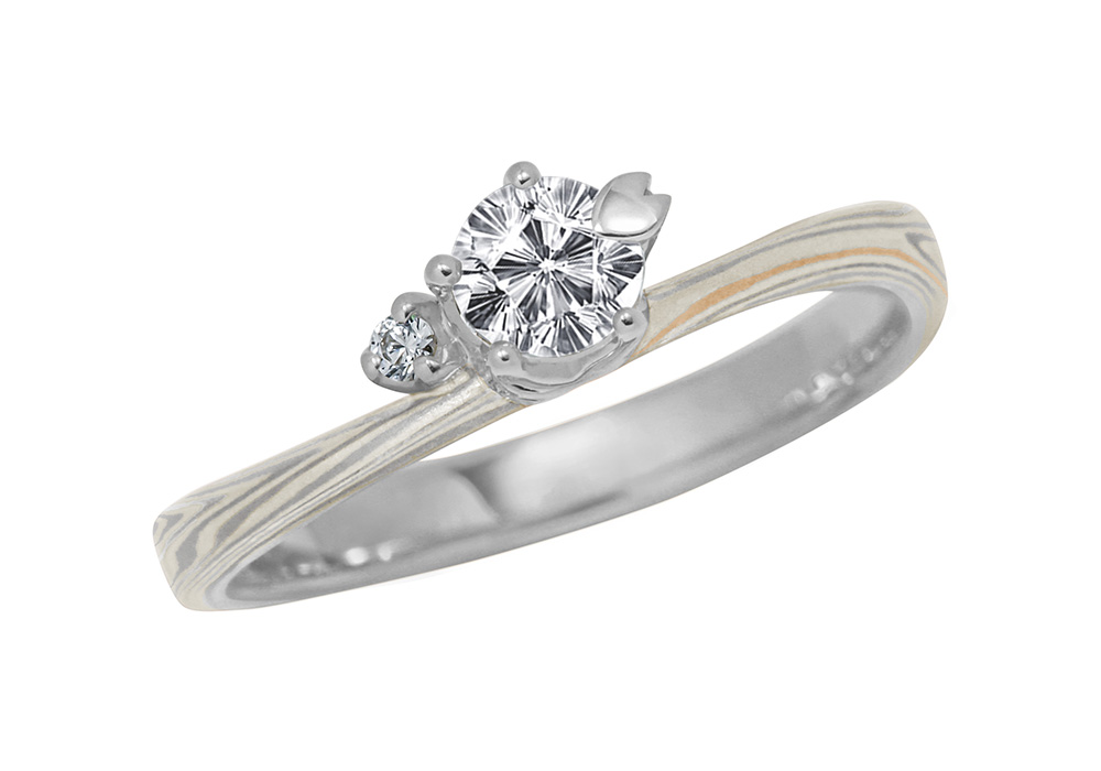 プラチナで作る婚約指輪(エンゲージリング)　プラチナ（Pt）×ピンクゴールドひとすじ（PG）×シルバー（SV）の婚約指輪