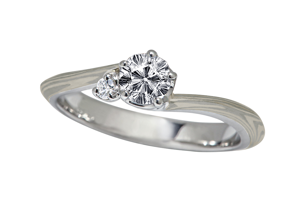 プラチナで作る婚約指輪(エンゲージリング)　プラチナ（Pt）×ホワイトゴールド（WG）の婚約指輪
