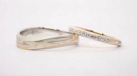伝統技法の木目金で製作された和風の手作り結婚指輪（マリッジリング）１0月の誕生石ピンクトルマリンのアレンジ