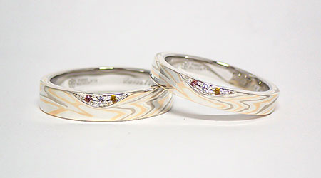伝統技法の木目金で製作された和風の手作り結婚指輪（マリッジリング）11月の誕生石シトリンのアレンジ