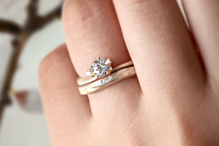 日本の伝統技術で作る和風の指輪　結婚指輪重ね付け