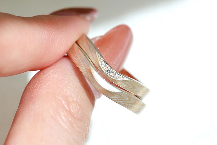 日本の伝統技術で作る和風の指輪　肌なじみの良さ