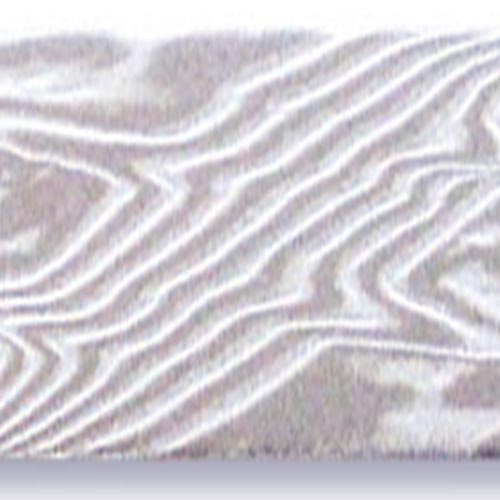伝統技法の木目金で製作された和風の手作り結婚指輪「月桜」のペアリング　プラチナ900xシルバー925の組み合わせ