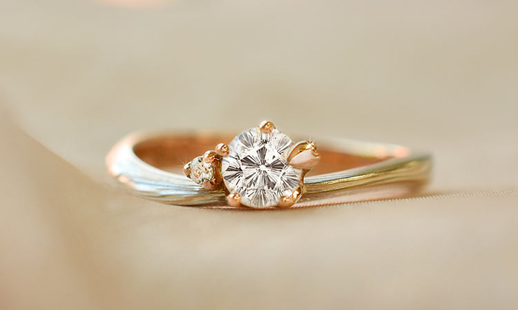 ウェーブの婚約指輪一覧 | 結婚指輪・婚約指輪の杢目金屋