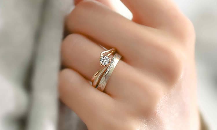 結婚指輪「紅ひとすじ」 | 結婚指輪・婚約指輪の杢目金屋